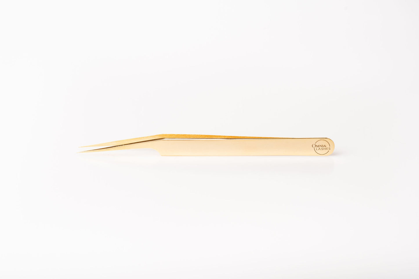 Placing Lash Tweezer