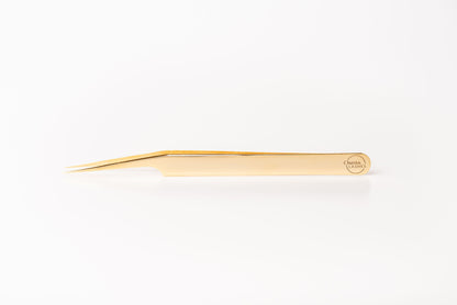 Placing Lash Tweezer