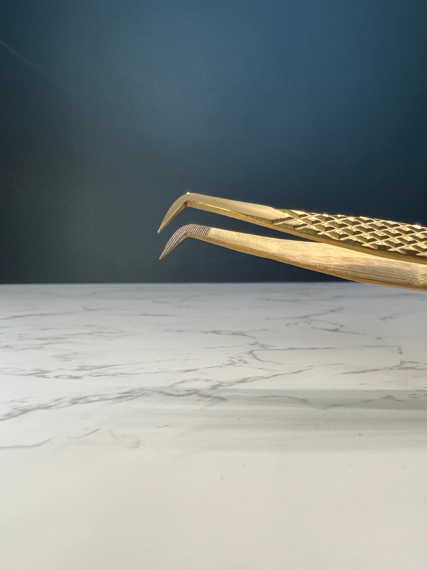 Volume Tweezer w/ Fiber Grip